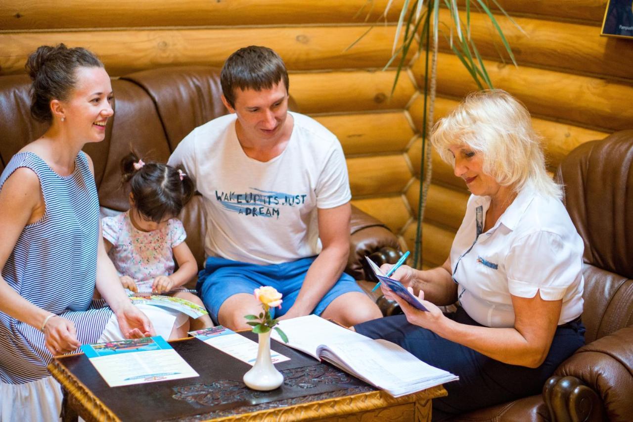 Hotel Комплекс Відпочинку Пампушка & Подушка à Burlach'ya Balka Extérieur photo