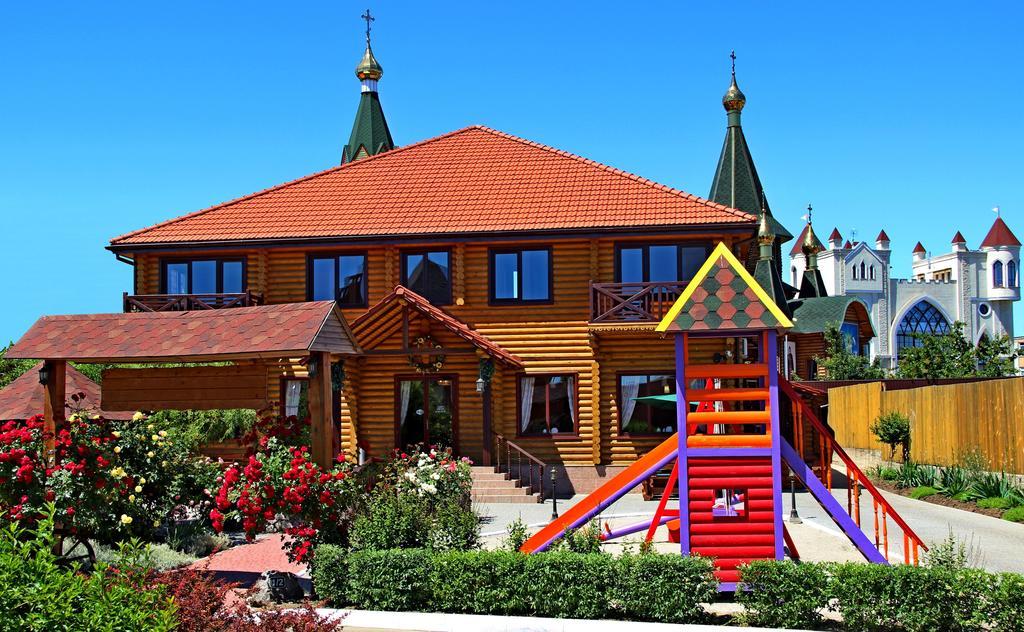 Hotel Комплекс Відпочинку Пампушка & Подушка à Burlach'ya Balka Extérieur photo