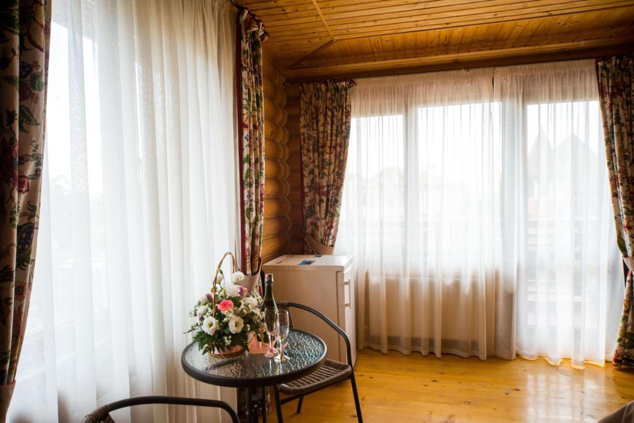 Hotel Комплекс Відпочинку Пампушка & Подушка à Burlach'ya Balka Extérieur photo
