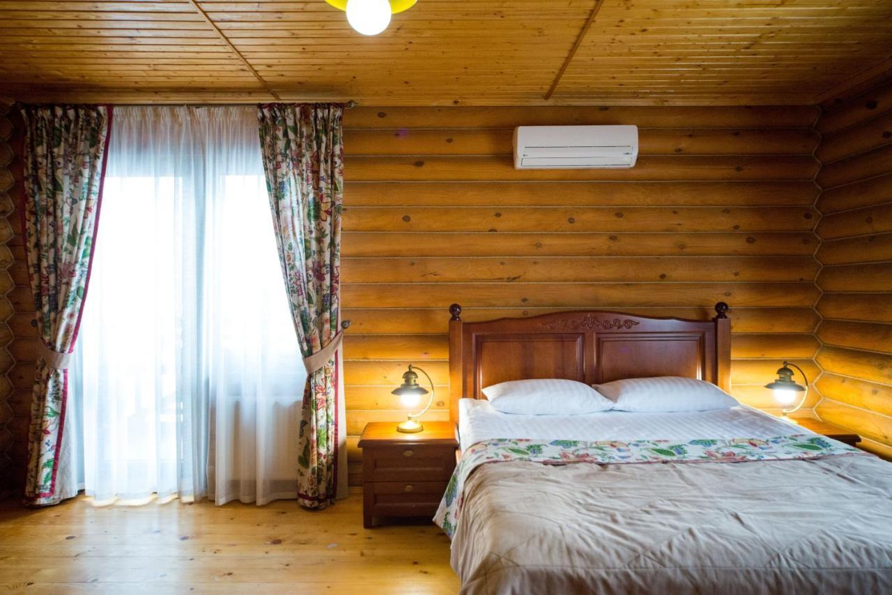 Hotel Комплекс Відпочинку Пампушка & Подушка à Burlach'ya Balka Extérieur photo