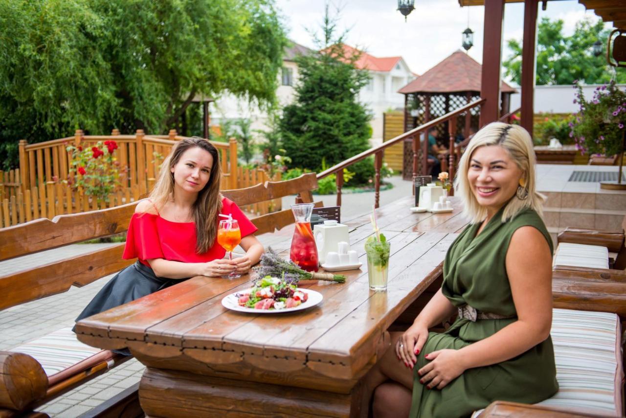 Hotel Комплекс Відпочинку Пампушка & Подушка à Burlach'ya Balka Extérieur photo