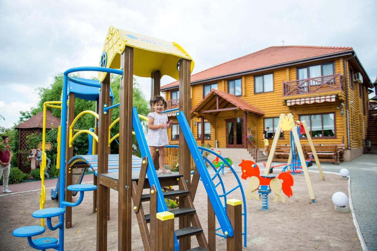 Hotel Комплекс Відпочинку Пампушка & Подушка à Burlach'ya Balka Extérieur photo