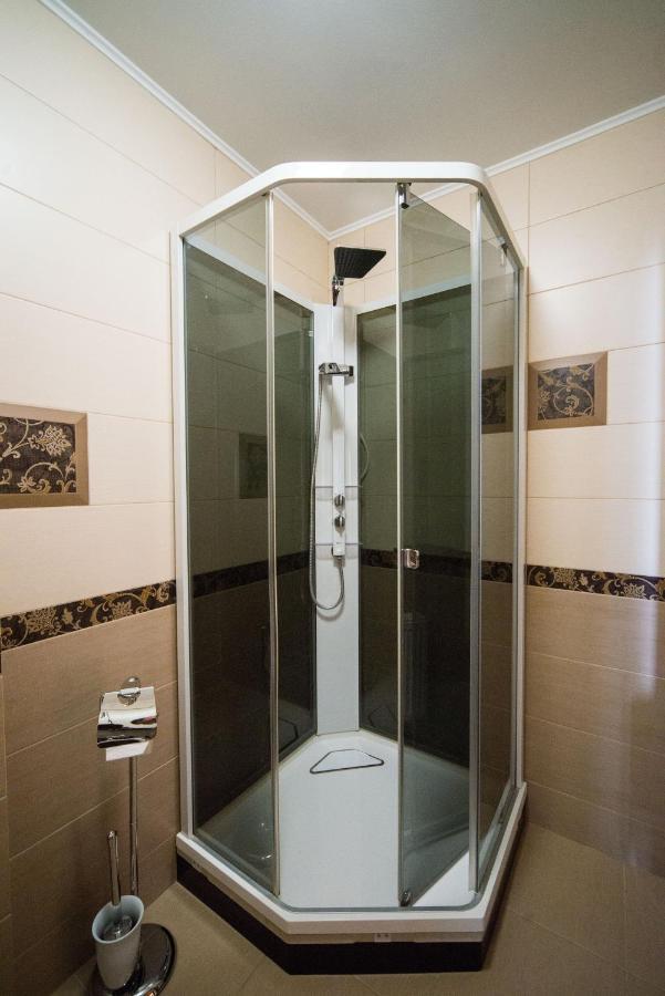 Hotel Комплекс Відпочинку Пампушка & Подушка à Burlach'ya Balka Extérieur photo