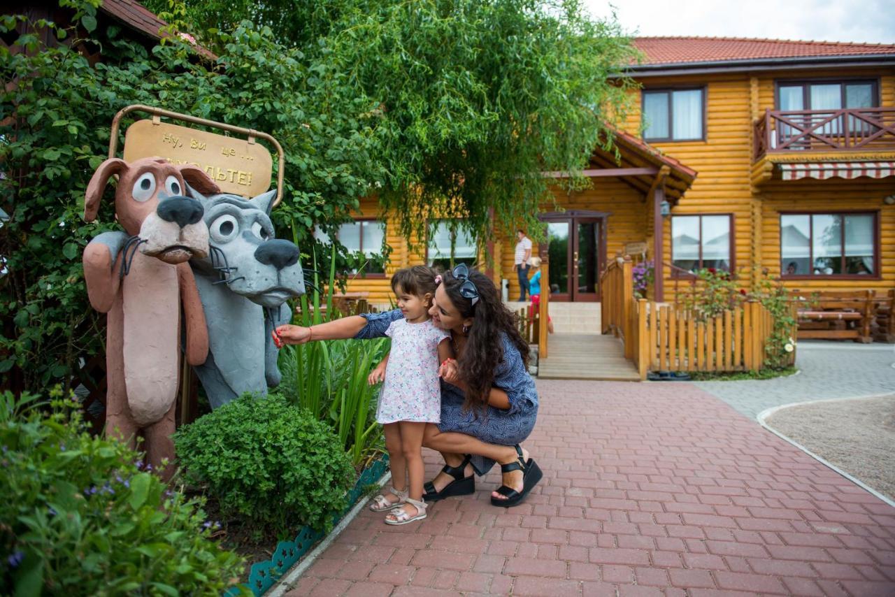 Hotel Комплекс Відпочинку Пампушка & Подушка à Burlach'ya Balka Extérieur photo